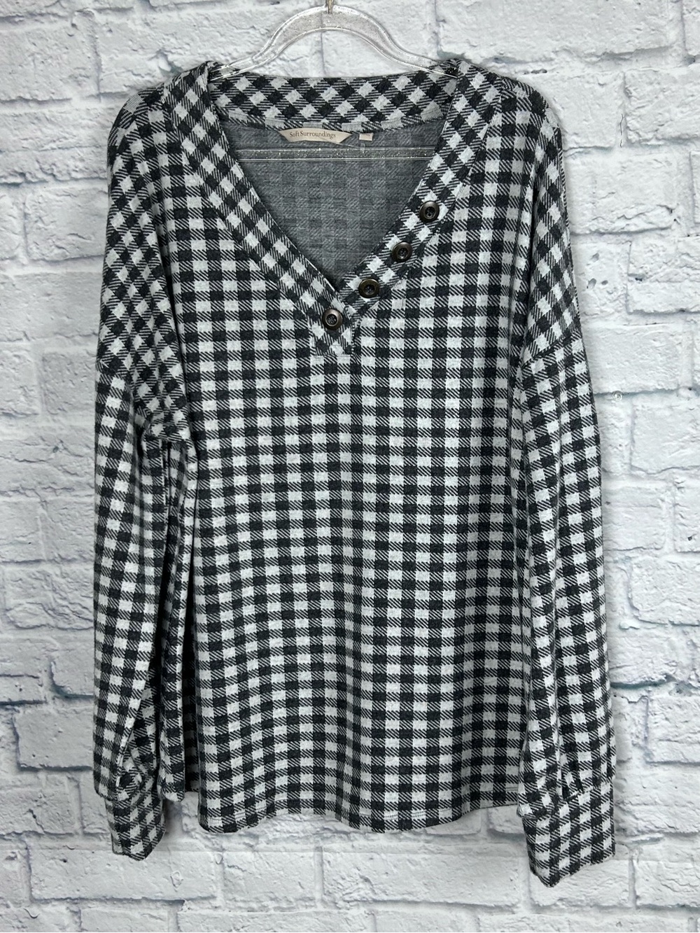 Soft Surroundings Buffalo Plaid Henley Top Medium Black White